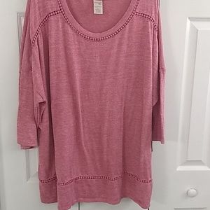 Mid sleeves top.